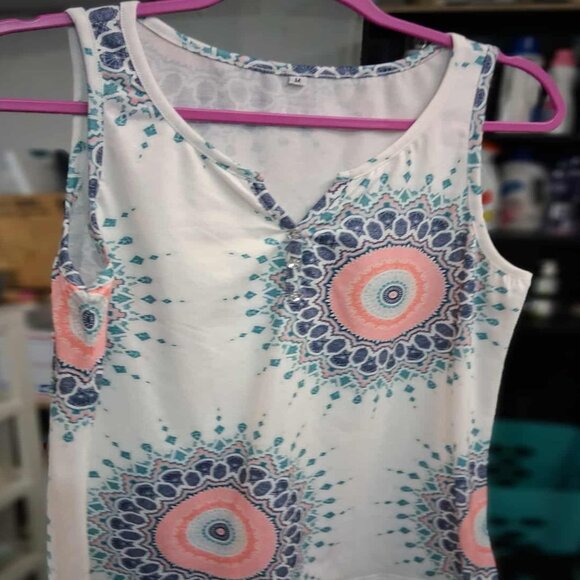 ETCYY NEW womens Classic Embellished Tank Top Blouse SIZE MEDIUM White Multi - Picture 2 of 8